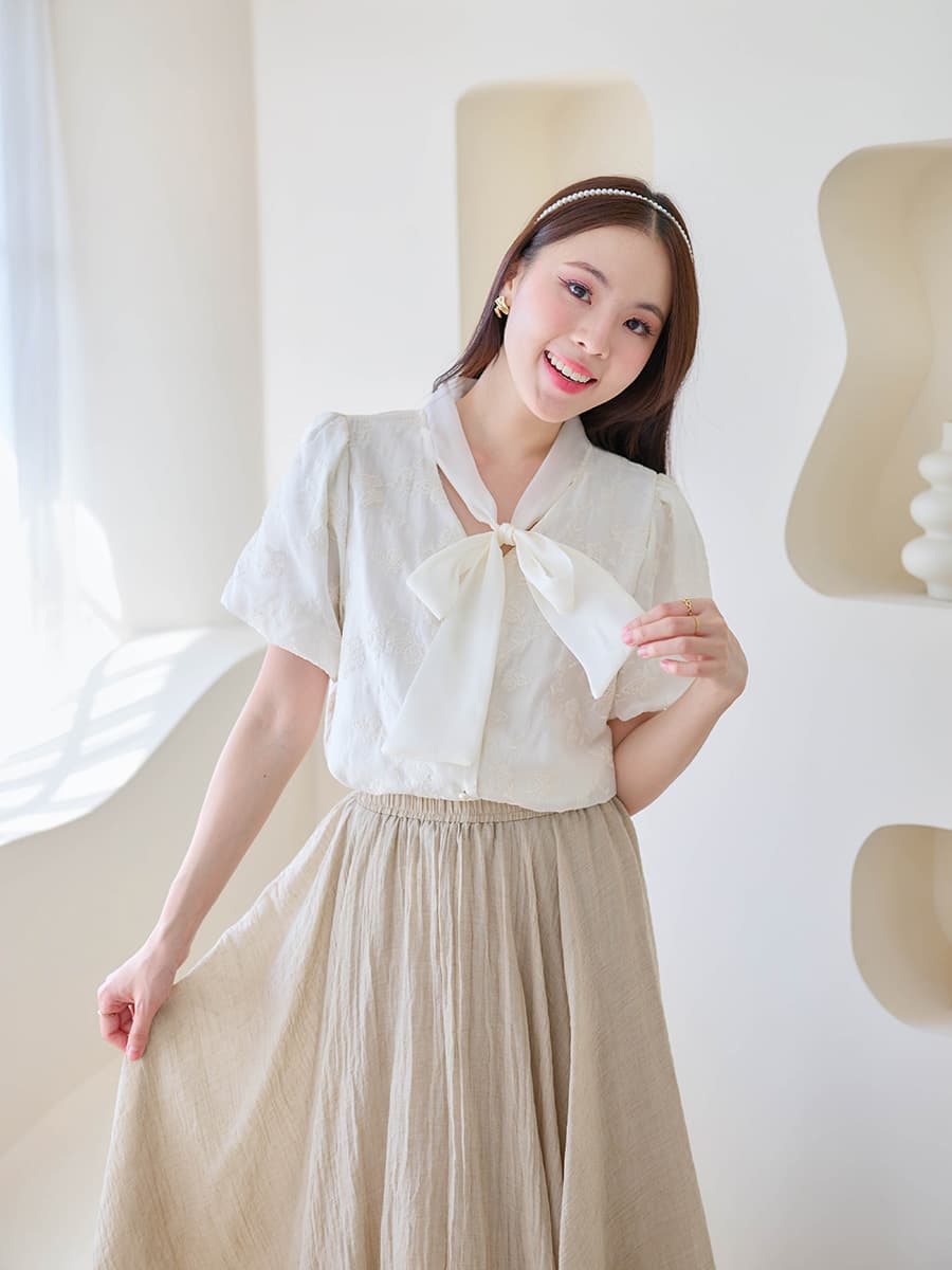 Elegant Lace Blouse ภาพที่ 1