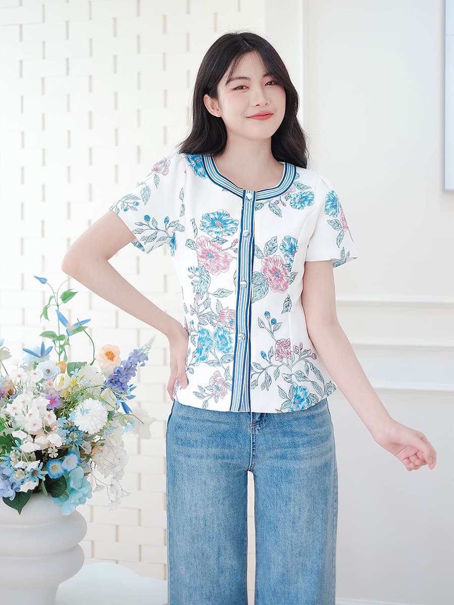 Floral Charm Blue Blouse ภาพที่ 1