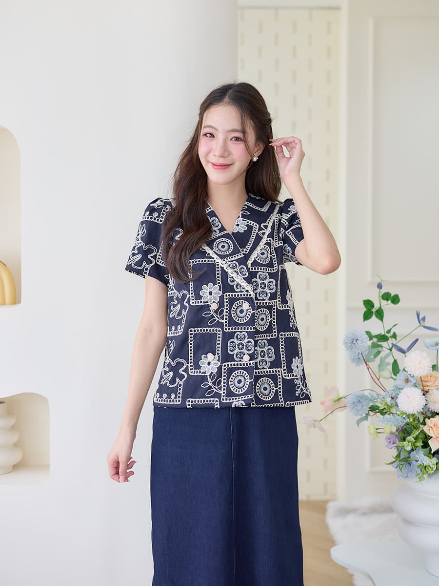Midnight Navy Bloom Blouse ภาพที่ 1